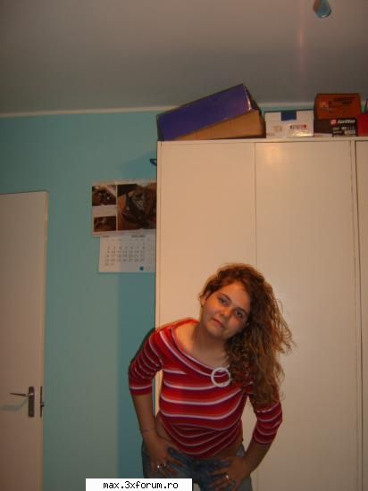 Yo sunt ... - neatza :) .....ma fac si eu colega voastra :P - Colegi si Colege
